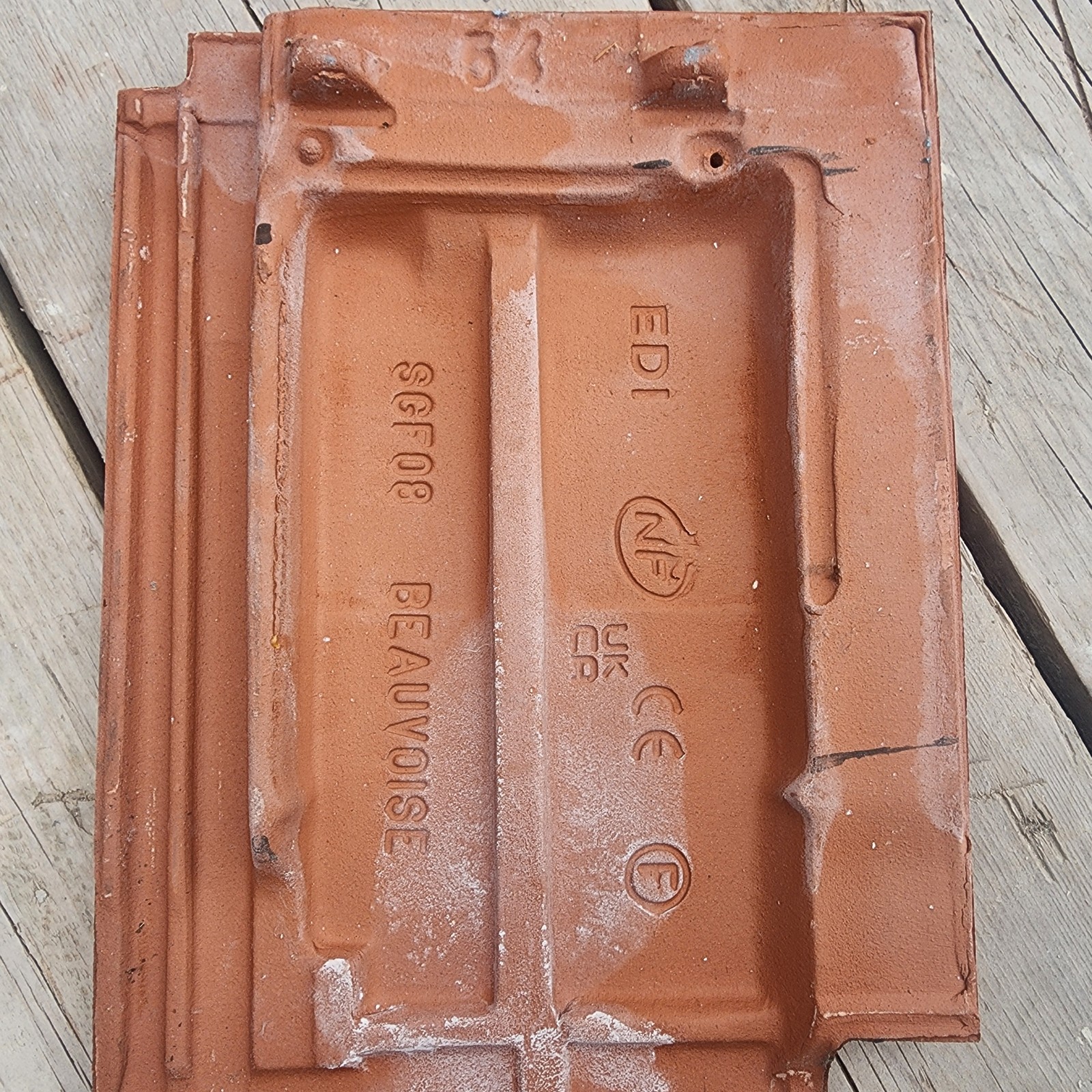 Clay Interlocking Plain Roof Tiles — photo 2 of 2