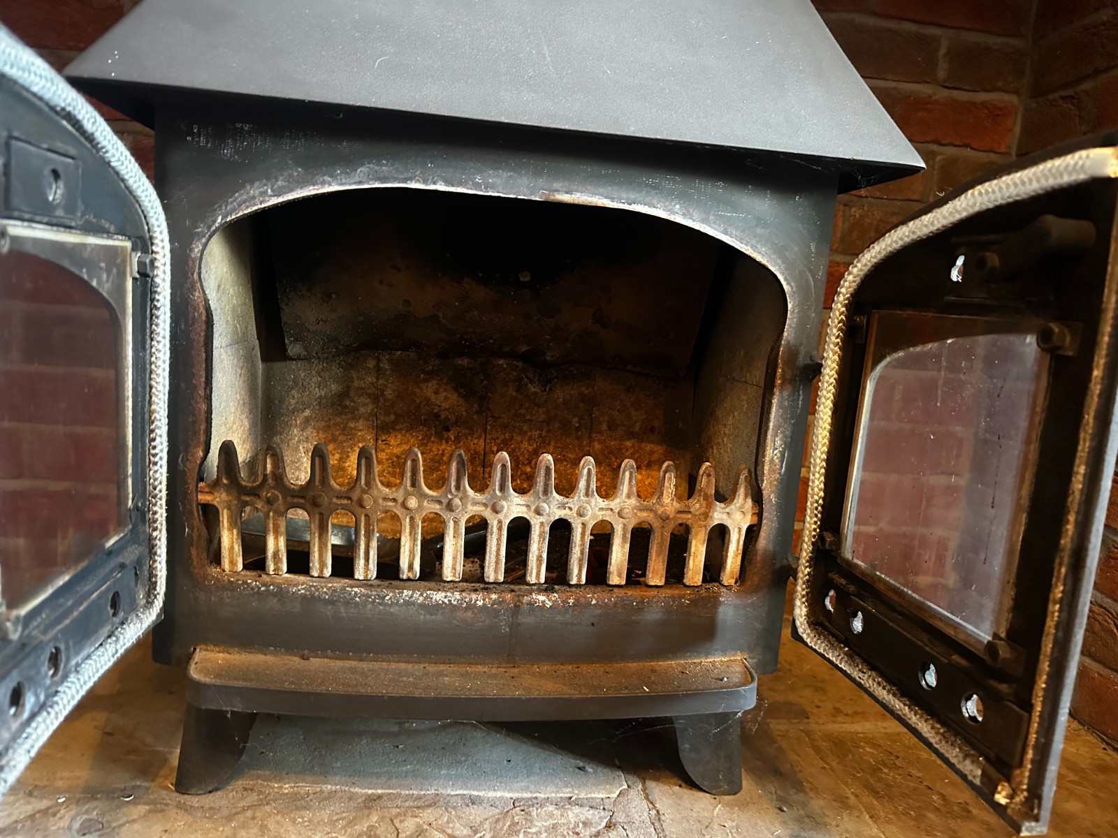 Villager-A Wood-burning stove — photo 2 of 2