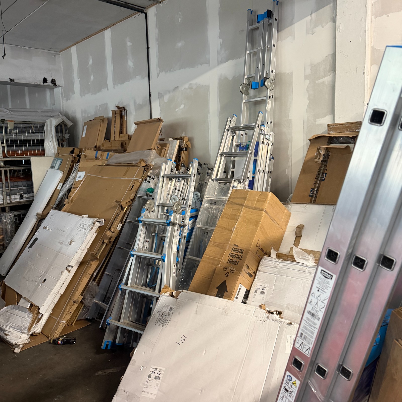 Stillages — photo 3 of 6