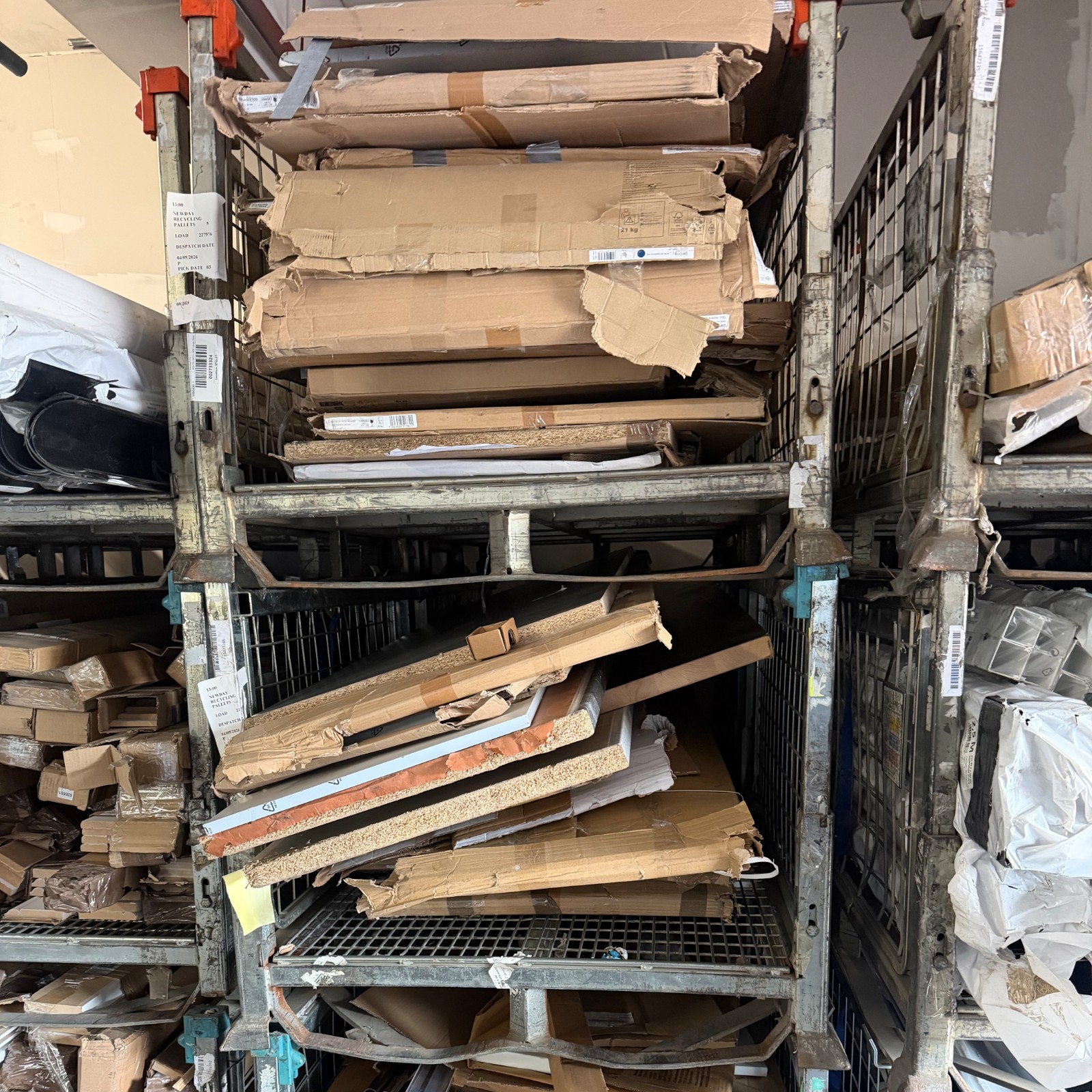 Stillages — photo 6 of 6